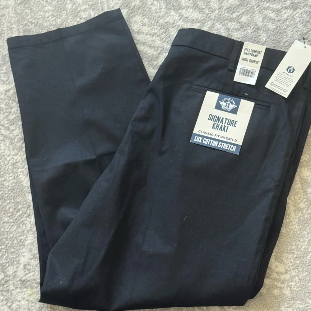 DOCKERS Men's Signature Khaki Lux Cotton Stretch Classic Fit Pants Black 44x30